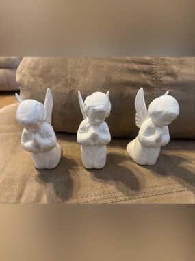 Napcoware Praying Angel Figurines, White Glossy Ceramic, 3 Pack, 4 in, 1960s